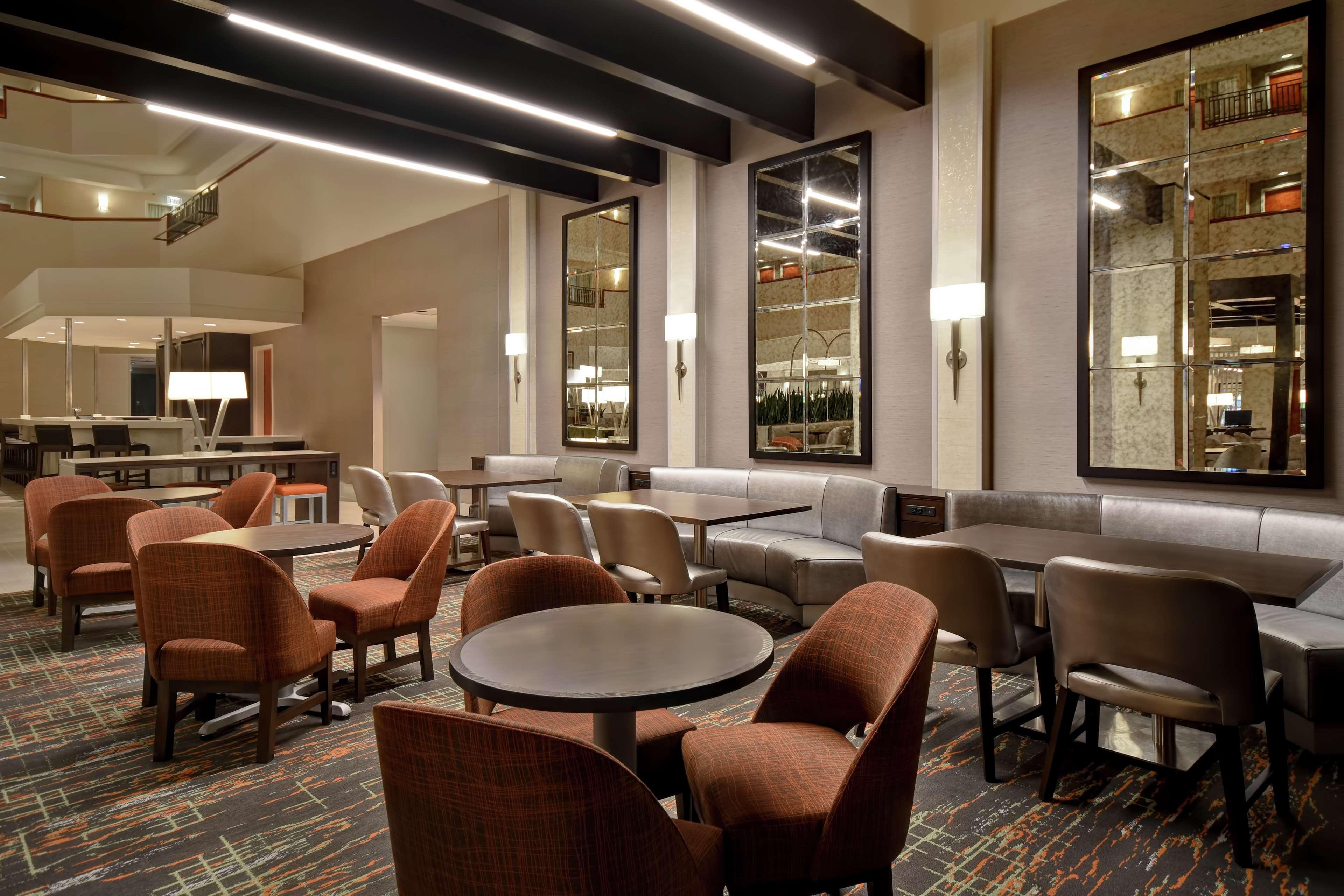 Embassy Suites Little Rock Exteriér fotografie