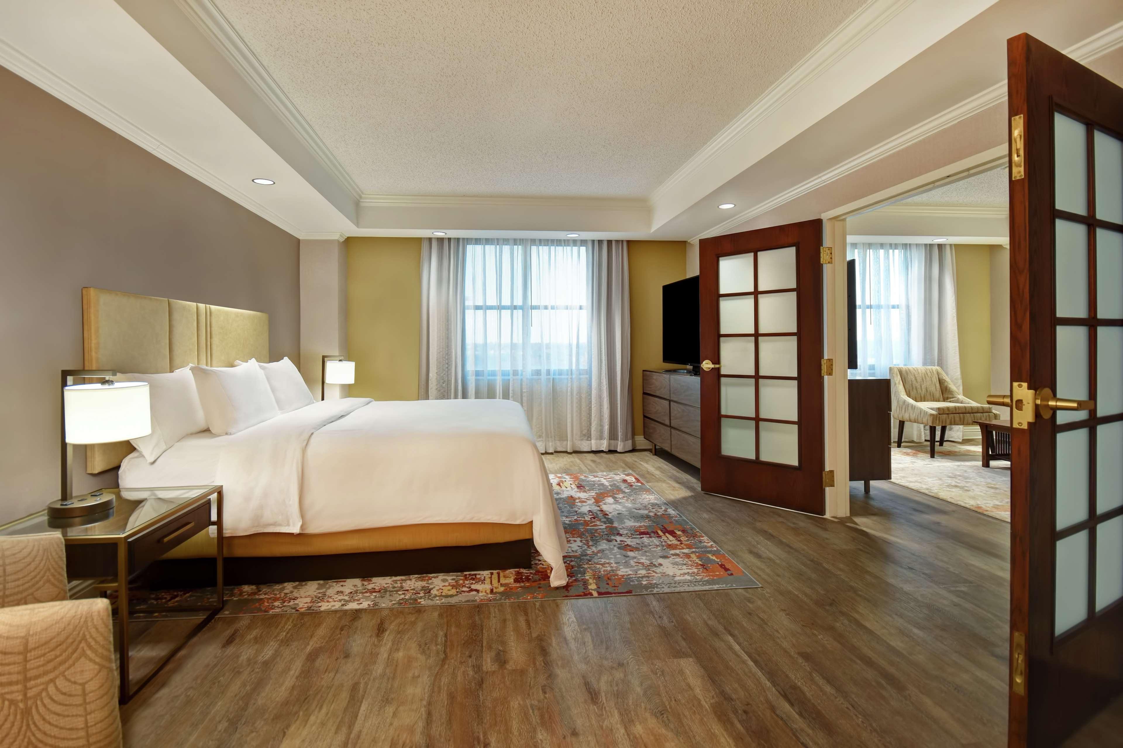 Embassy Suites Little Rock Exteriér fotografie