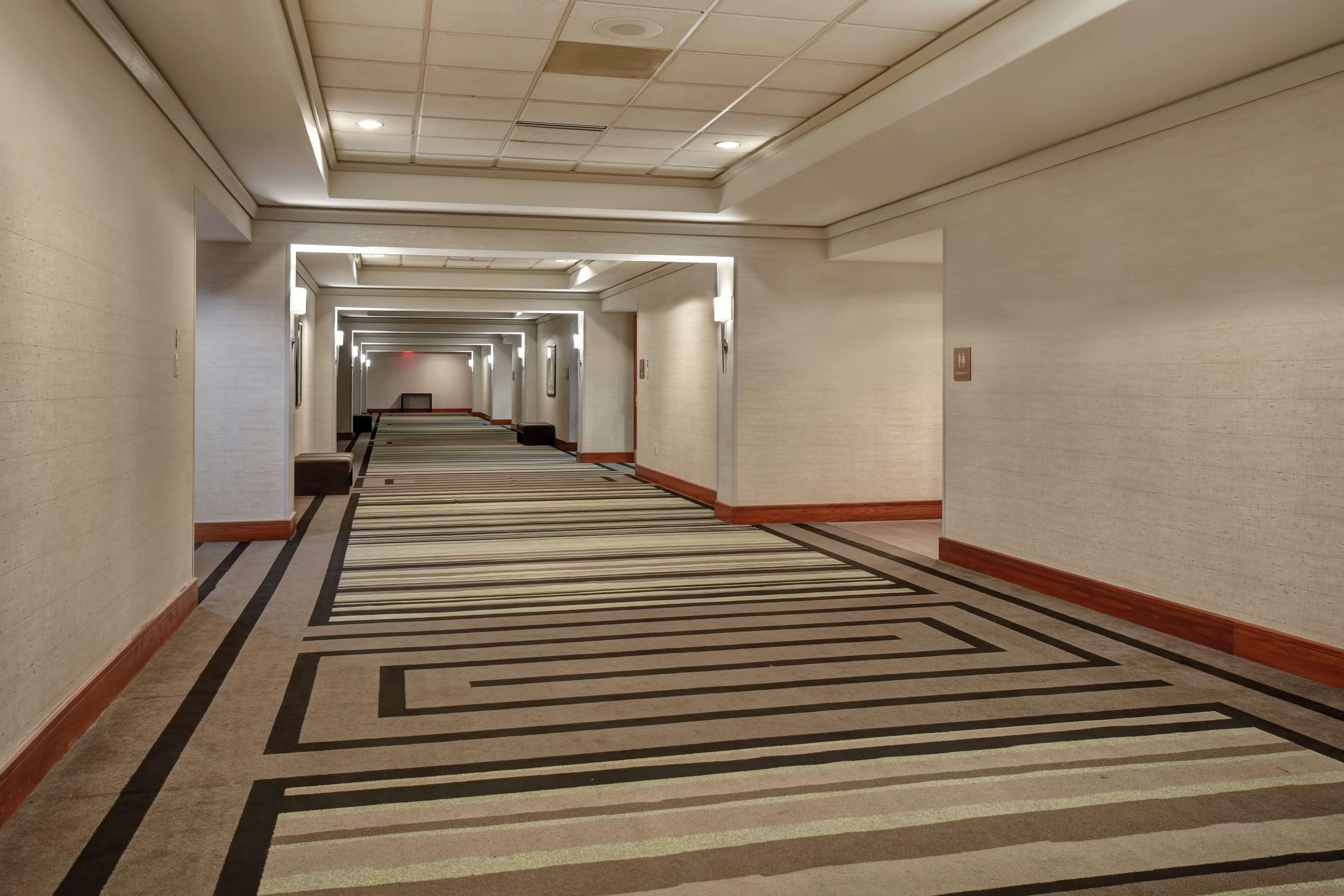 Embassy Suites Little Rock Exteriér fotografie