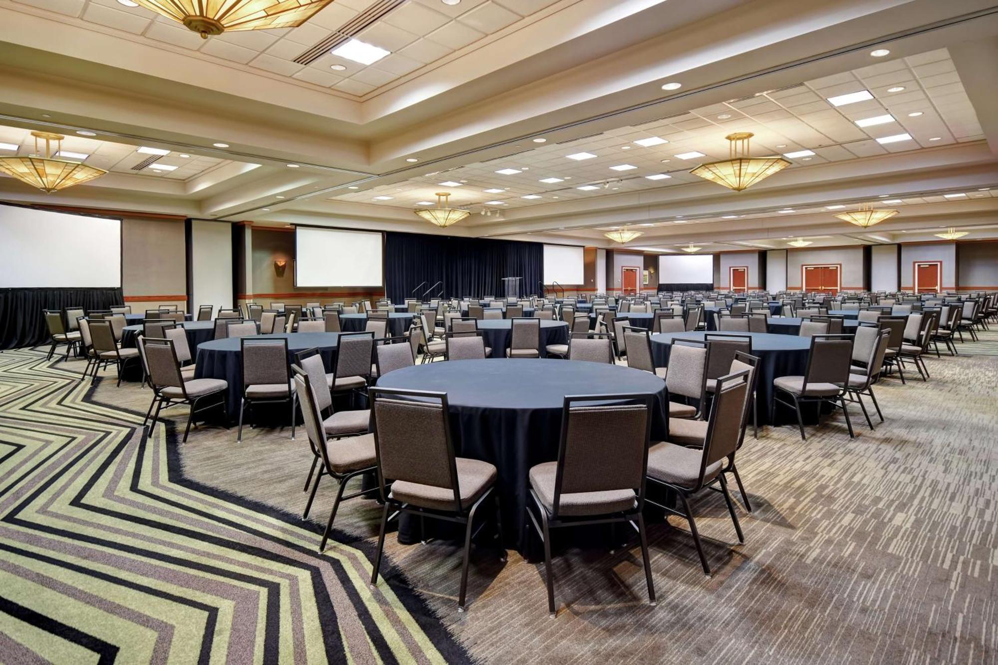 Embassy Suites Little Rock Exteriér fotografie