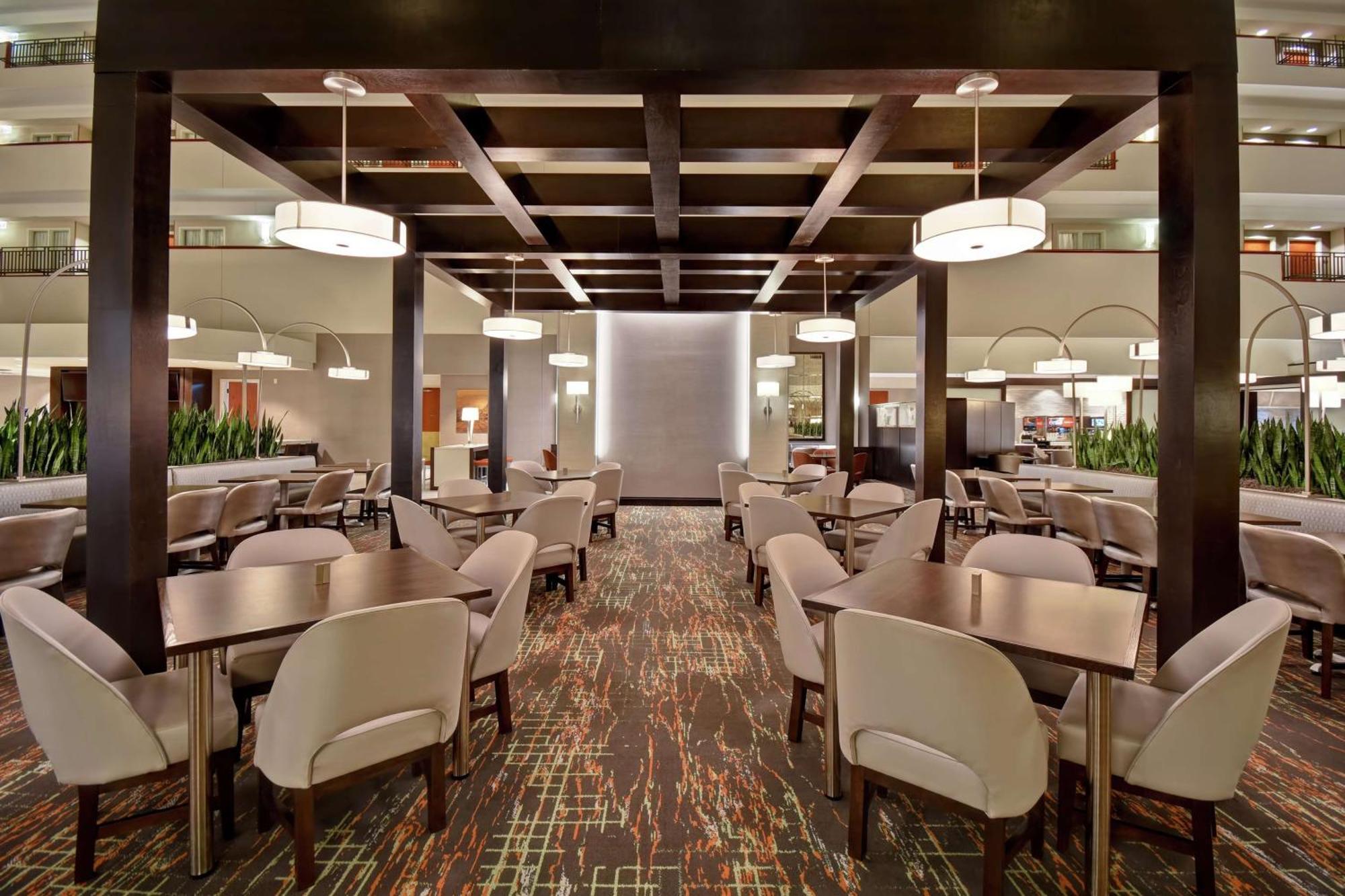 Embassy Suites Little Rock Exteriér fotografie